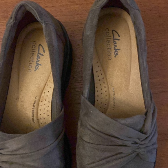 Sale 😘Clarks Collectiom Suede Tan/Brown Flats like new - Picture 3 of 8